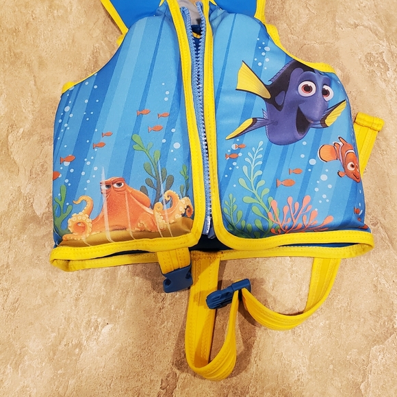 Kid's Swim Safety Vest - Picture 2 of 4